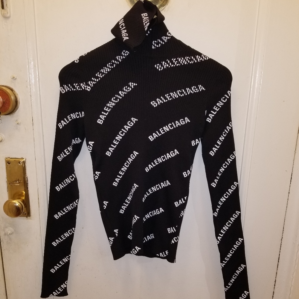 🆕 Balenciaga Logo Sweater